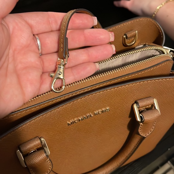 Michael Kors tote - Picture 6 of 6